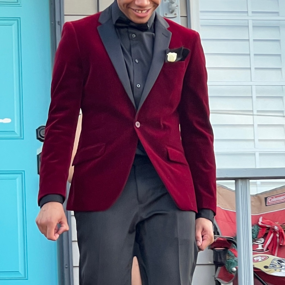 Suslo Couture Slim Fit Burgundy Velvet Blazer Prom